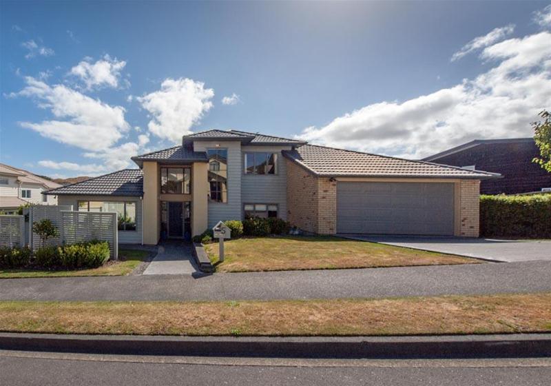 5 Tattenhall Grove, Churton Park, Wellington - Carousel 1
