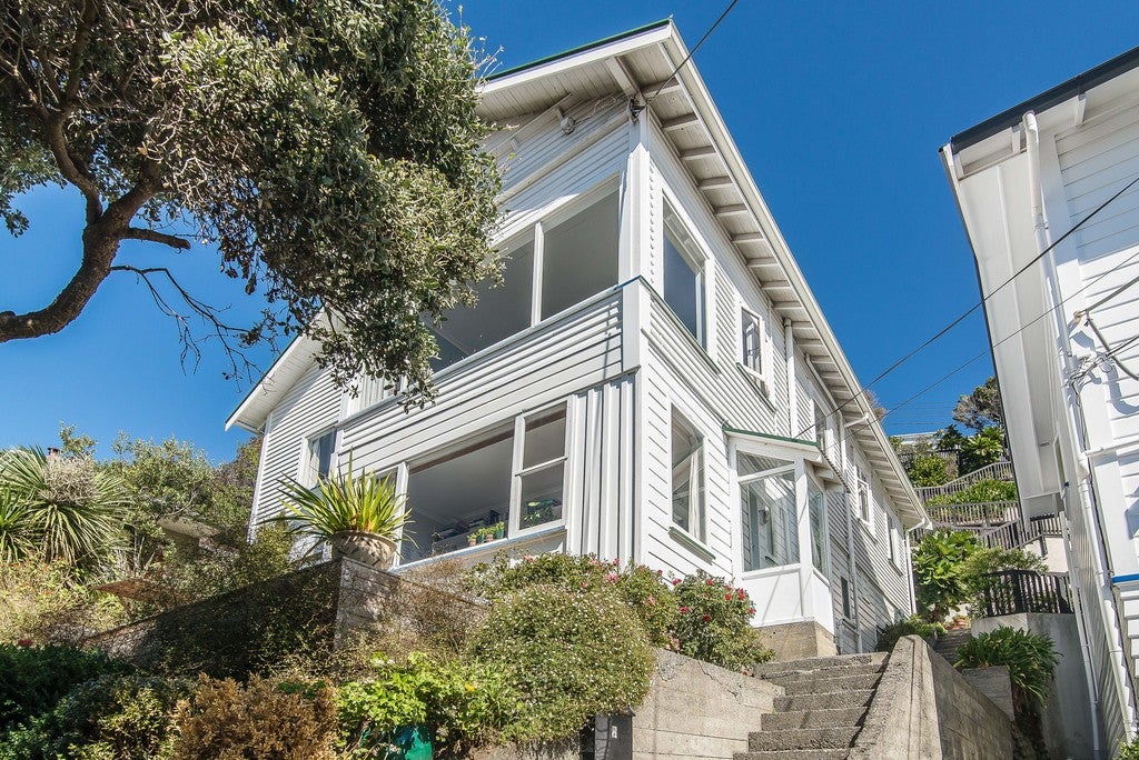 10B Oriental Terrace, Oriental Bay, Wellington - Carousel 1