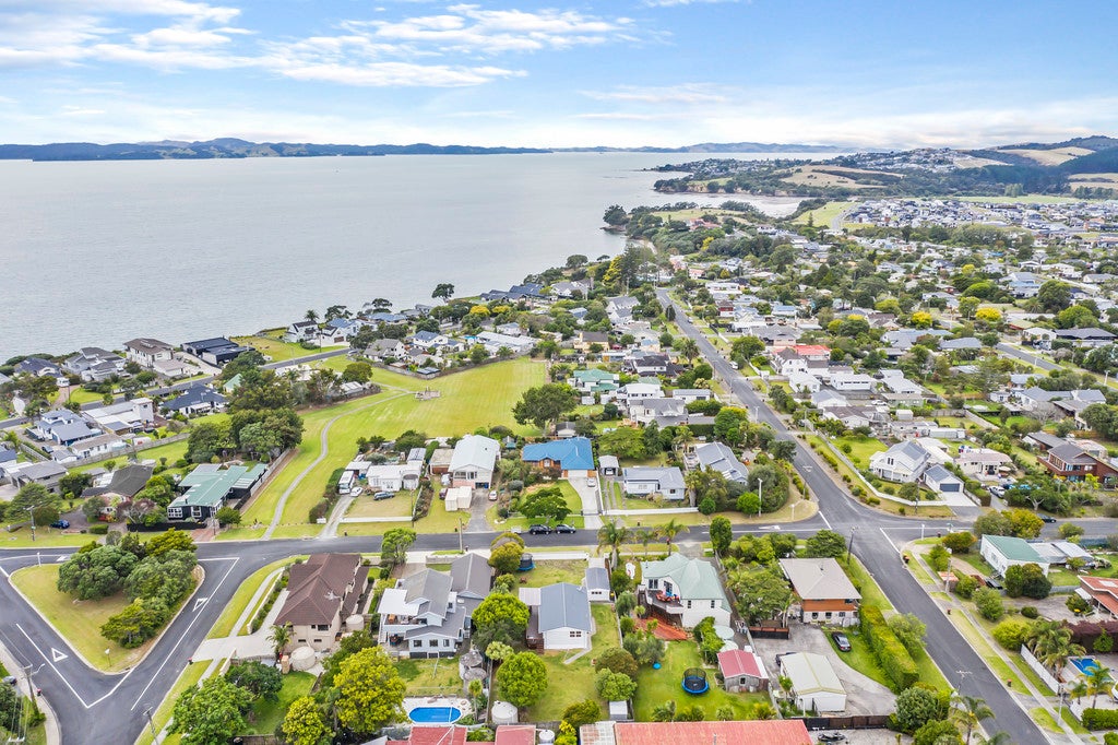 62 Bell Road, Beachlands, Auckland - Carousel 26