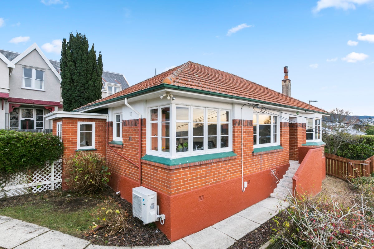 5 Crewe Street, Maryhill, Dunedin - Carousel 1