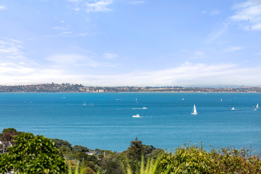9 Junction Road, Oneroa, Waiheke Island - Carousel 1