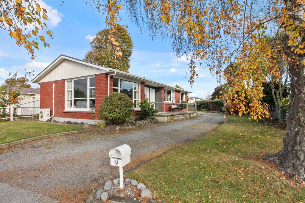 9 Charles Upham Avenue, Hillmorton, Christchurch - Carousel 1
