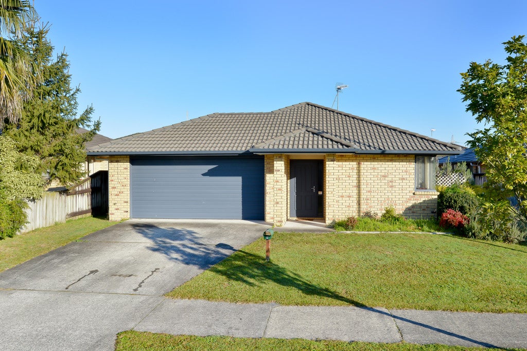 7 Earlswood Avenue, Hamilton East, Hamilton - Carousel 1