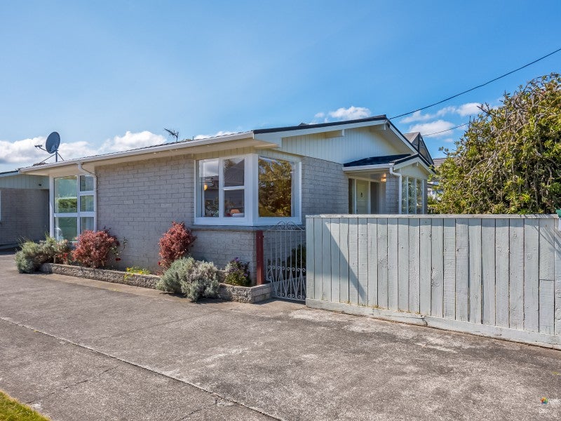2/16 Whites Line West, Woburn, Lower Hutt - Carousel 16