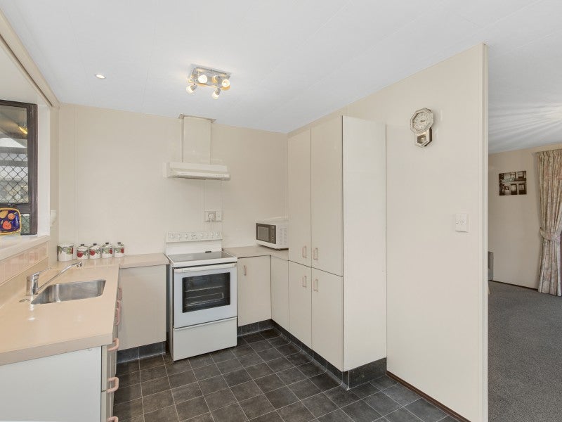 282B Stokes Valley Road, Stokes Valley, Lower Hutt - Carousel 2