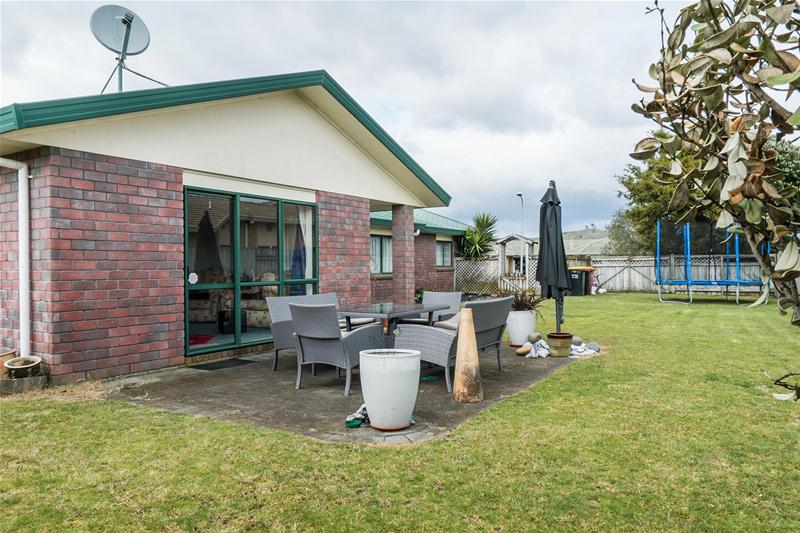 11 Larisa Grove, Papamoa Beach, Papamoa - Carousel 9
