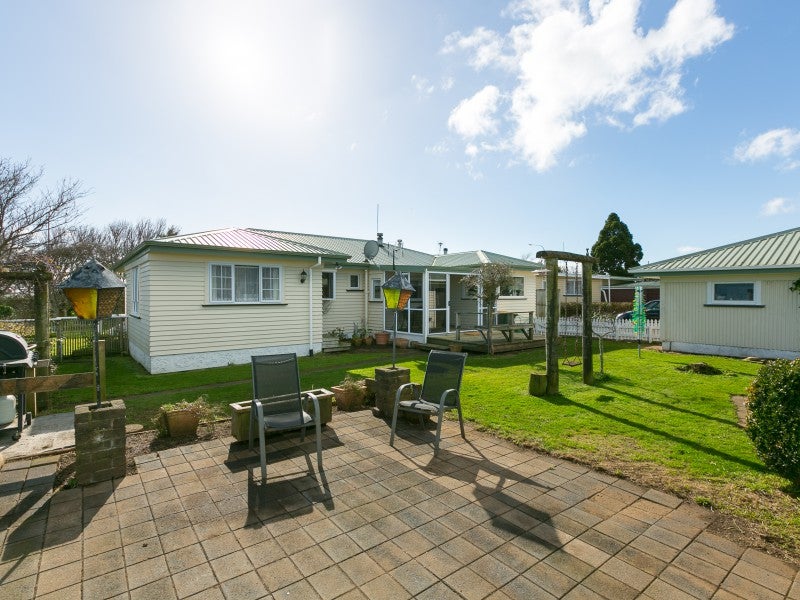 1350 Devon Road, Brixton, Waitara - Carousel 1