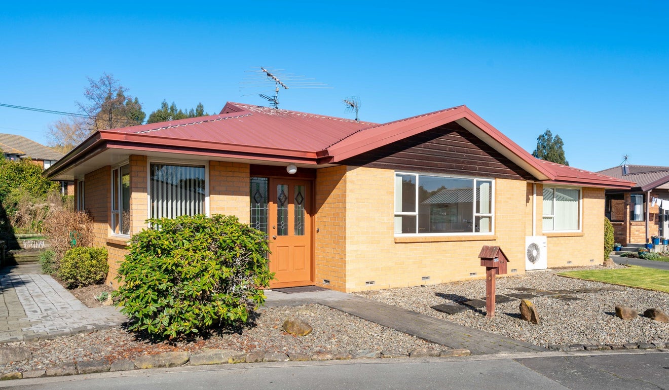 44 Burgess Street, Green Island, Dunedin - Carousel 1