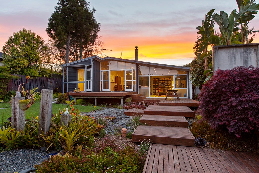 142 Atkinson Road, Titirangi, Auckland - Carousel 1