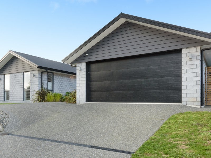 291 Lakes Boulevard, Pyes Pa, Tauranga - Carousel 2