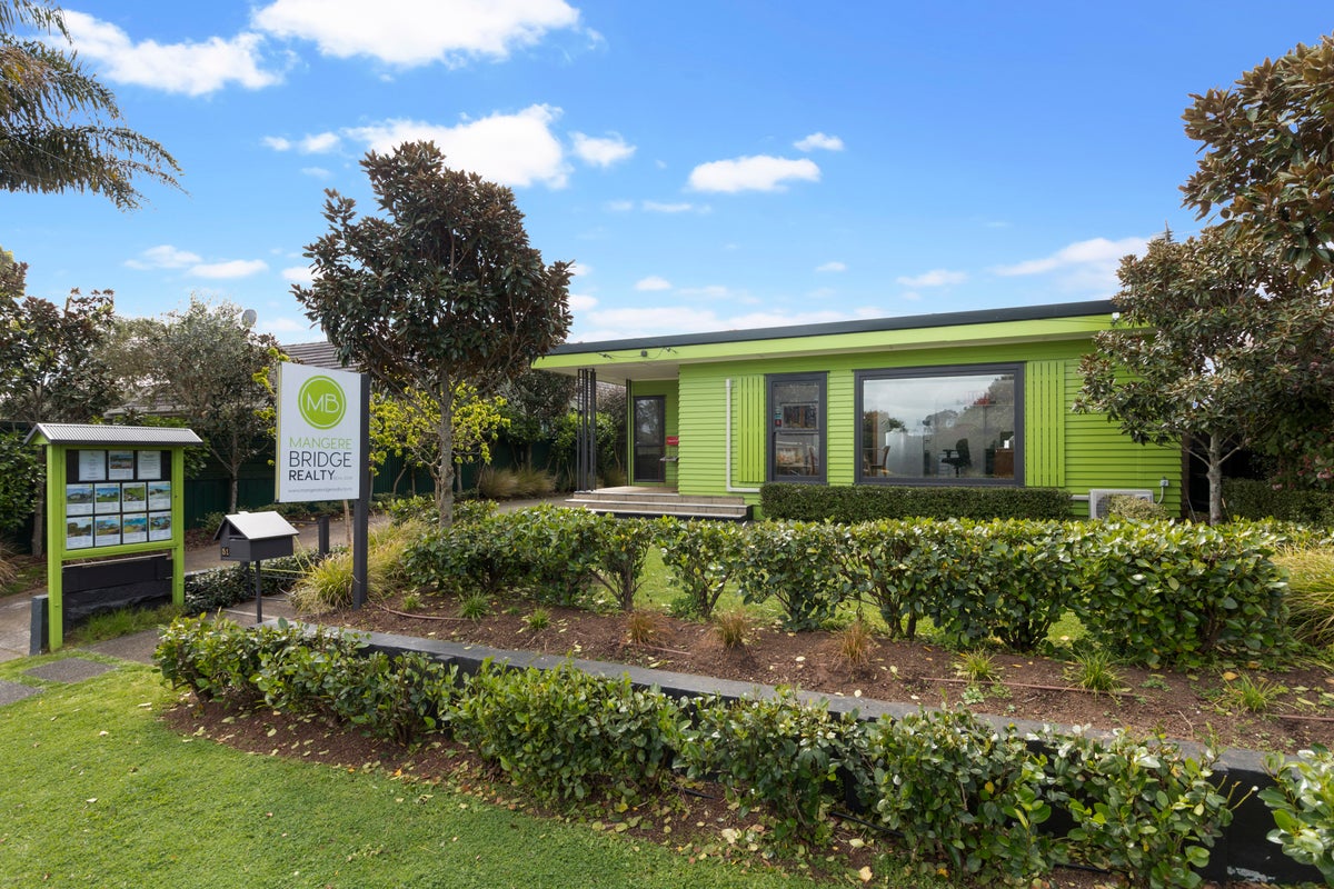 51 Coronation Road, Mangere Bridge, Auckland - Carousel 1