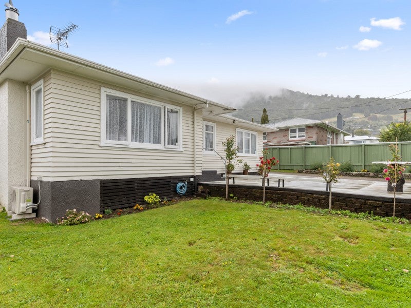 8 Spencer Street, Western Heights, Rotorua - Carousel 2