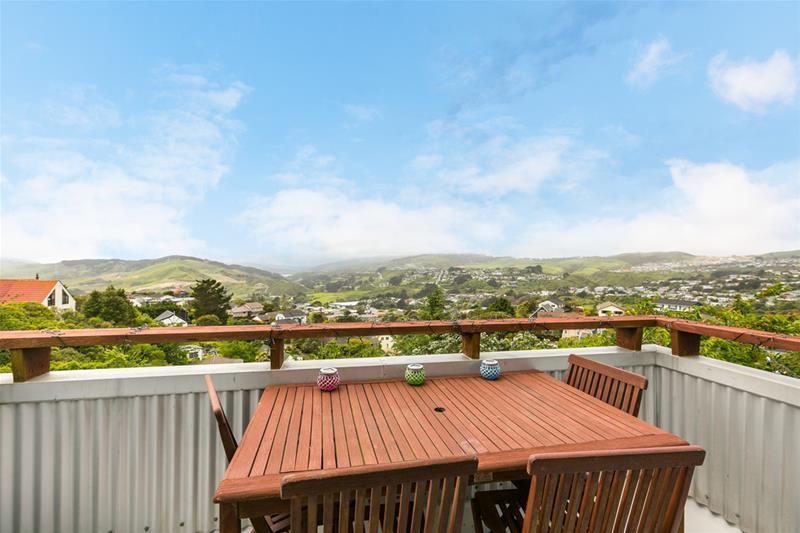 18 Atamira Close, Churton Park, Wellington - Carousel 2