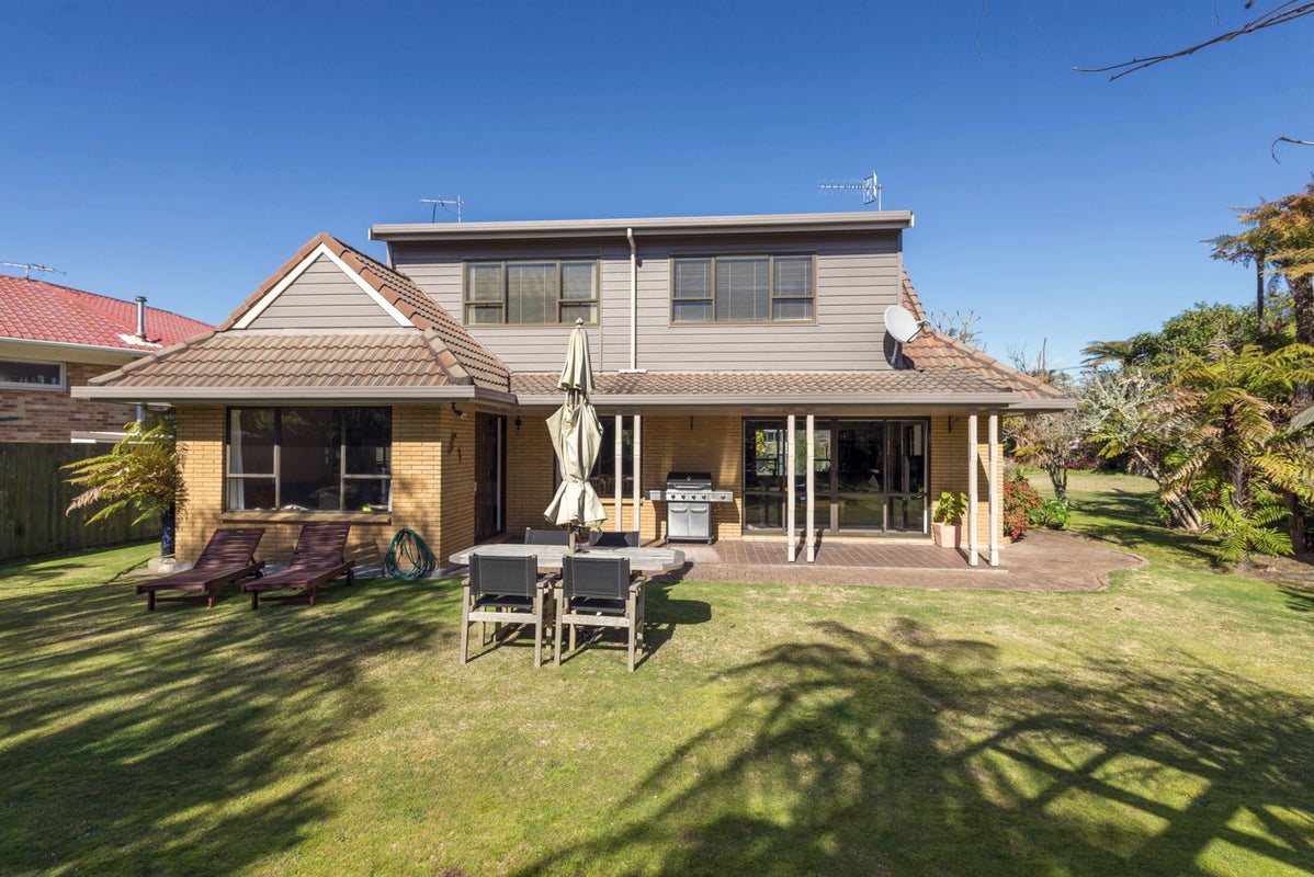 15 Carlton Street, Glenholme, Rotorua - Carousel 1