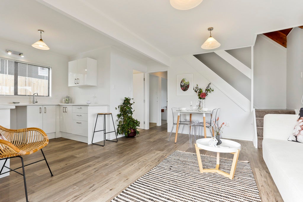 1/24 Gatman Street, Birkdale, Auckland - Carousel 2