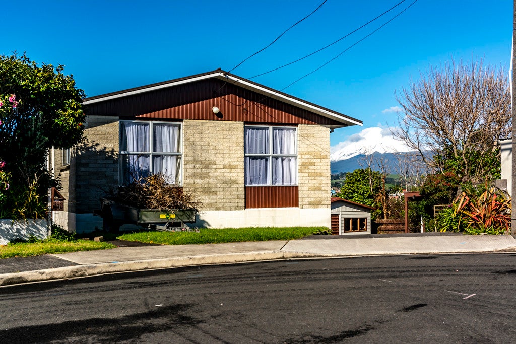 5 Tay Street, Spotswood, New Plymouth - Carousel 1