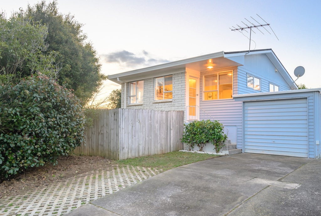 3/26 Ballater Place, Highland Park, Auckland - Carousel 1