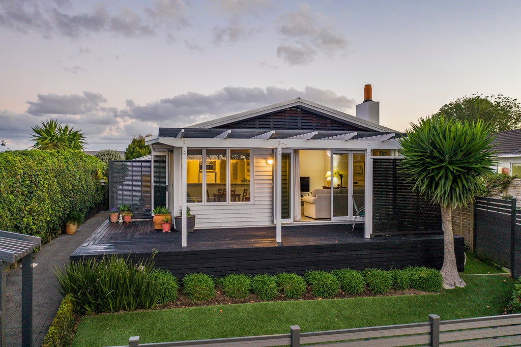66 Pembroke Crescent, Glendowie, Auckland - Carousel 1