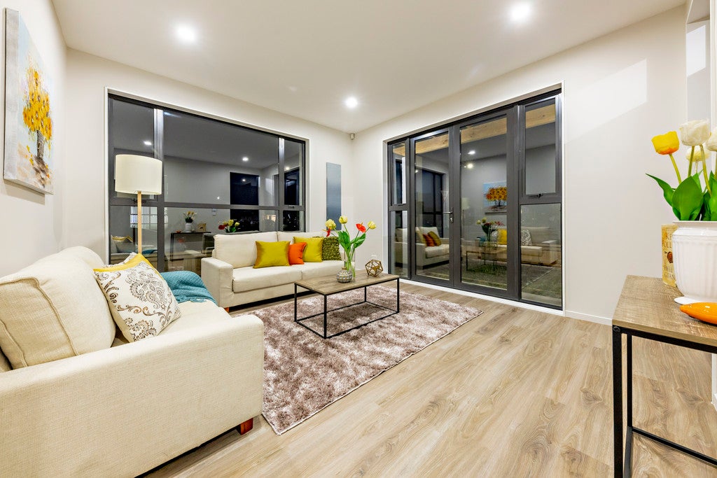 8 Hollowout Street, Takanini, Auckland - Carousel 2