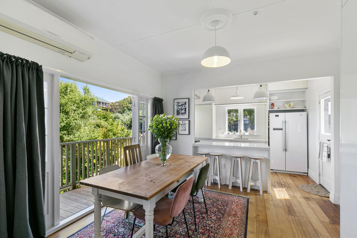 587 Broadway, Miramar, Wellington - Carousel 2