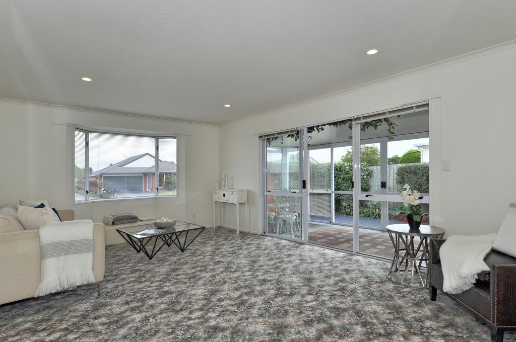 35 Kintyre Drive, Broomfield, Christchurch - Carousel 2