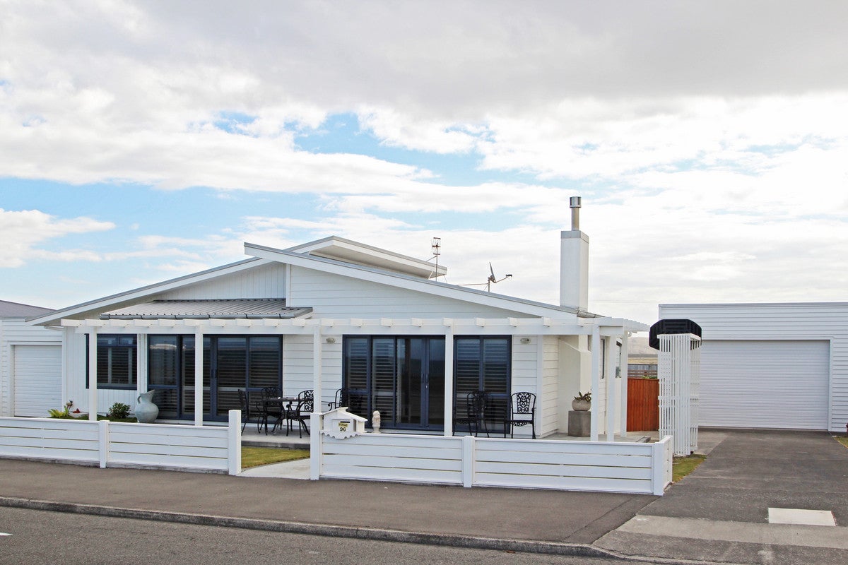 96 The Esplanade, Westshore, Napier - Carousel 1