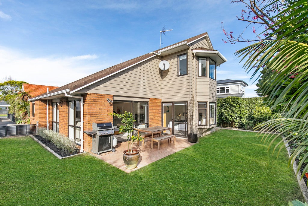 2/15 Queensway, Three Kings, Auckland - Carousel 2