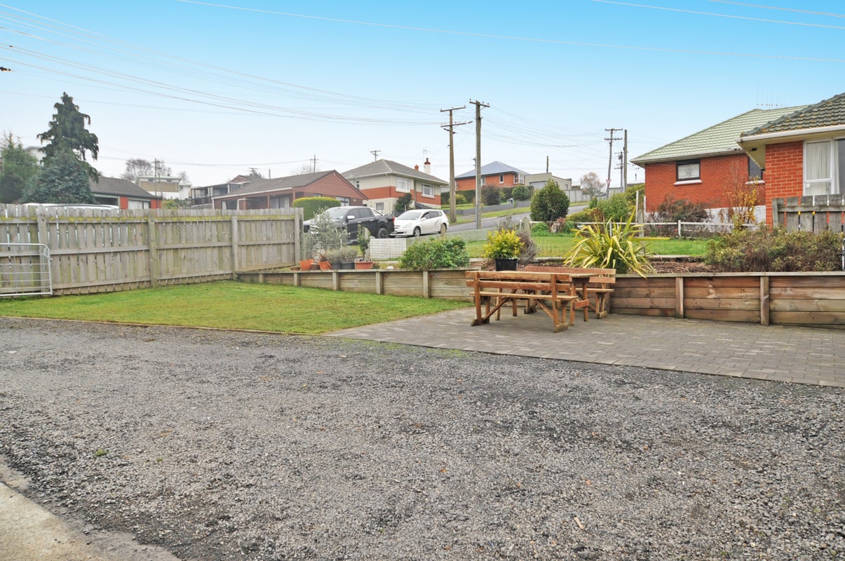 10 Waldron Crescent, Green Island, Dunedin - Carousel 12