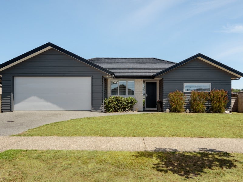 97 Puhirake Crescent, Pyes Pa, Tauranga - Carousel 1
