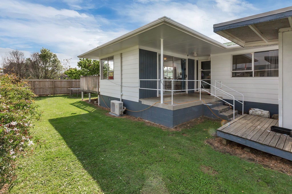 4 Paramount Parade, Tikipunga, Whangarei - Carousel 2