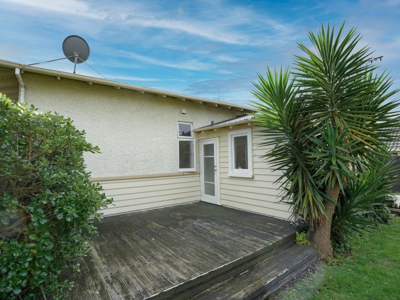 132 College Street, Awapuni, Palmerston North - Carousel 2