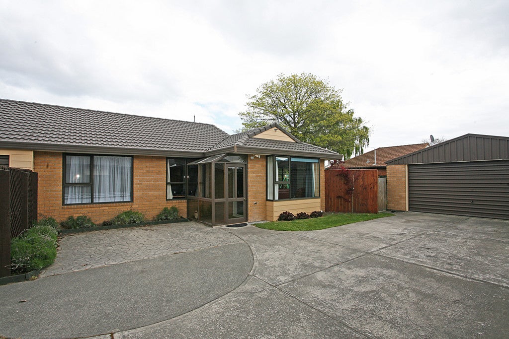 2/52A STEADMAN Rd, Broomfield, Christchurch - Carousel 1