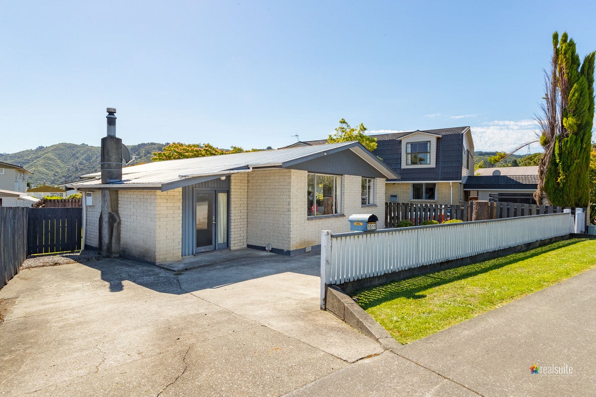 1311 Fergusson Drive, Brown Owl, Upper Hutt - Carousel 1