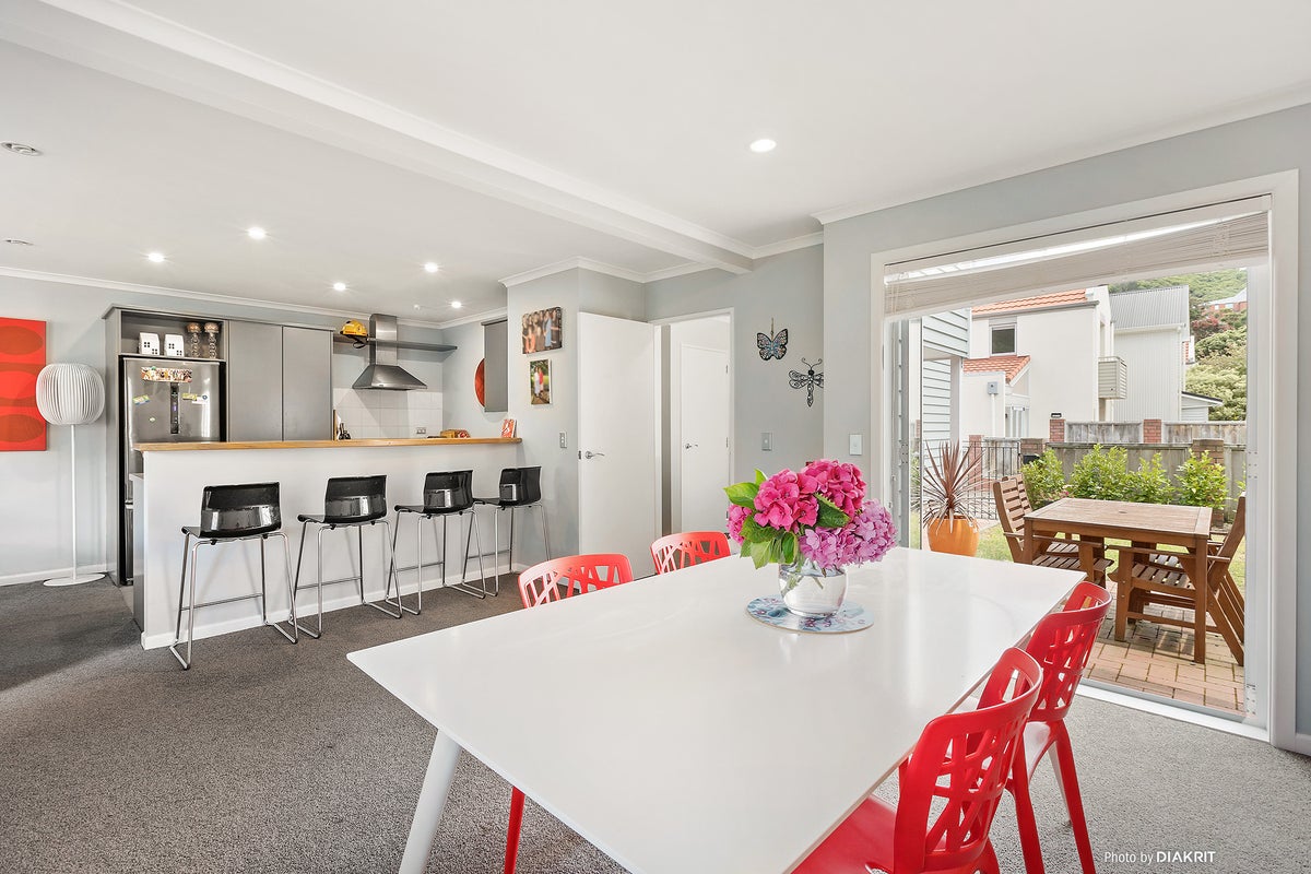 6/36 Dee Street, Island Bay, Wellington - Carousel 2
