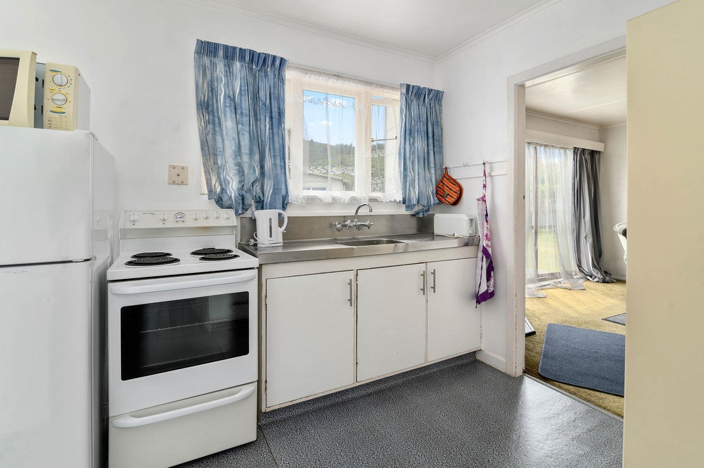 7 Ross Road, Western Heights, Rotorua - Carousel 2