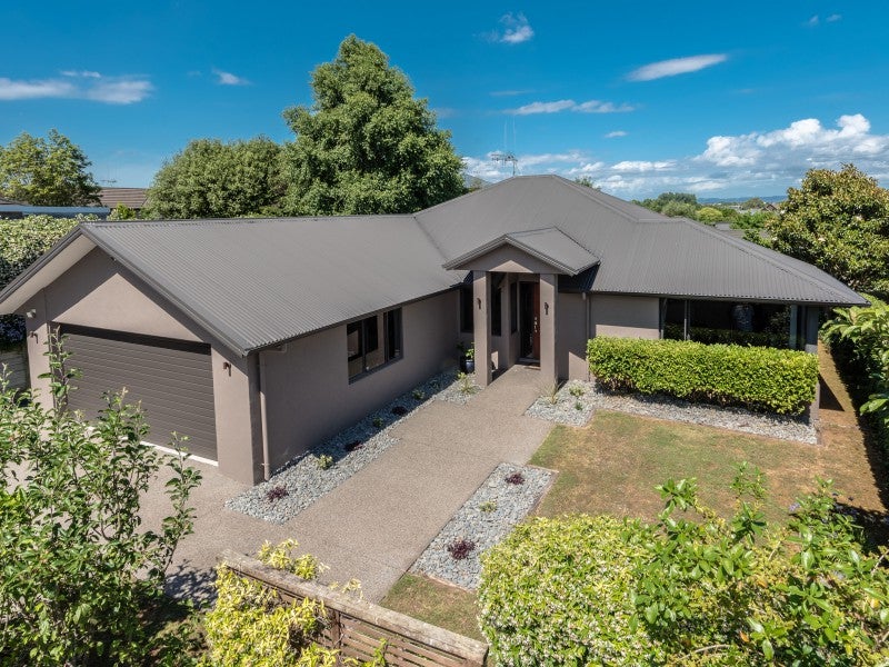 15 Parkwood Place, Huntington, Hamilton - Carousel 1