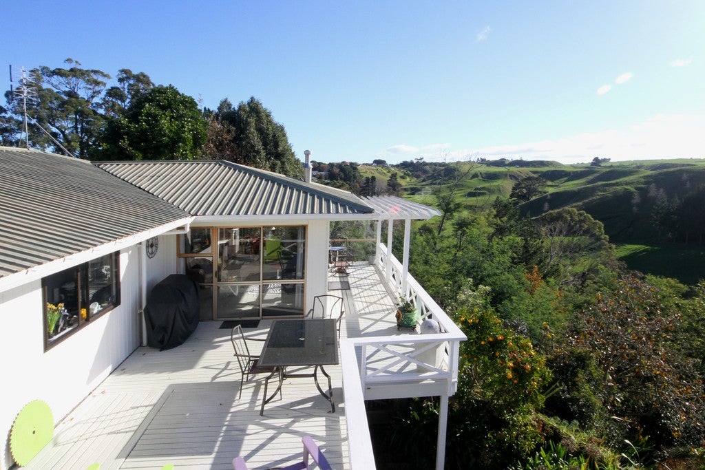 15 Tulloch Street, Saint Johns Hill, Whanganui - Carousel 21