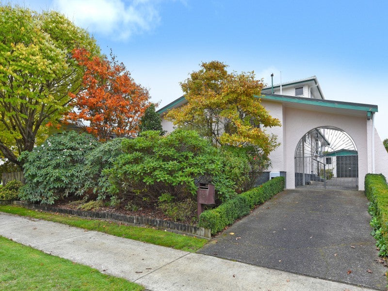 4 Denver Grove, Totara Park, Upper Hutt - Carousel 19