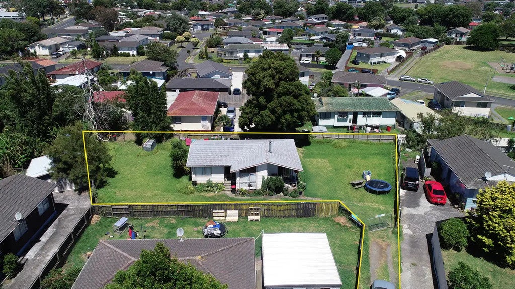 14 Desmond Place, Otara, Auckland - Carousel 1