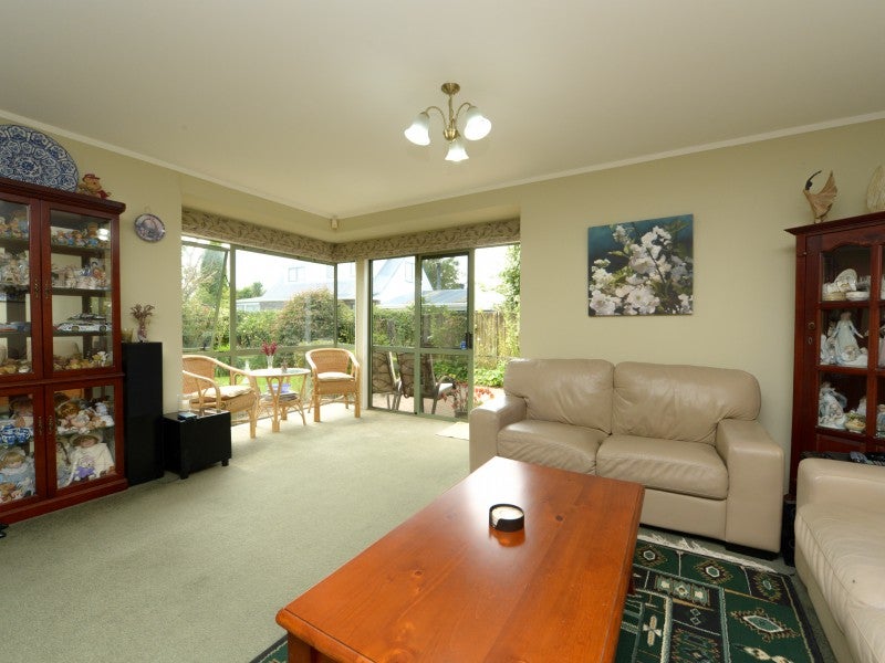 24 Dover Road, St Andrews, Hamilton - Carousel 2