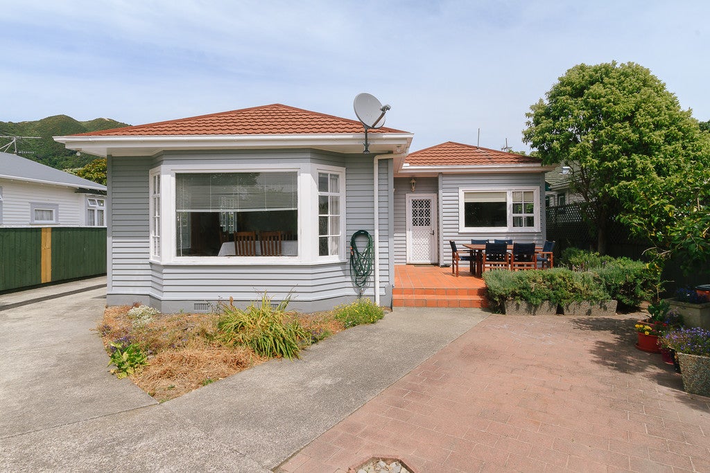 23 Saint Ronans Avenue, Waterloo, Lower Hutt - Carousel 1