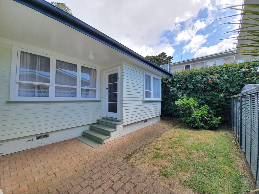 9/38 Tawa Road, Onehunga, Auckland - Carousel 1