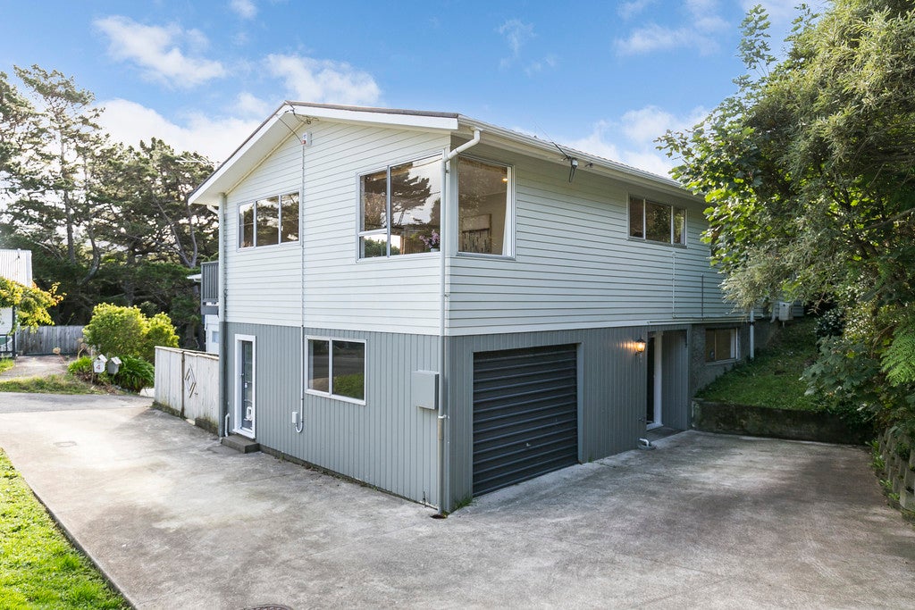 91 Helston Road, Paparangi, Wellington - Carousel 1