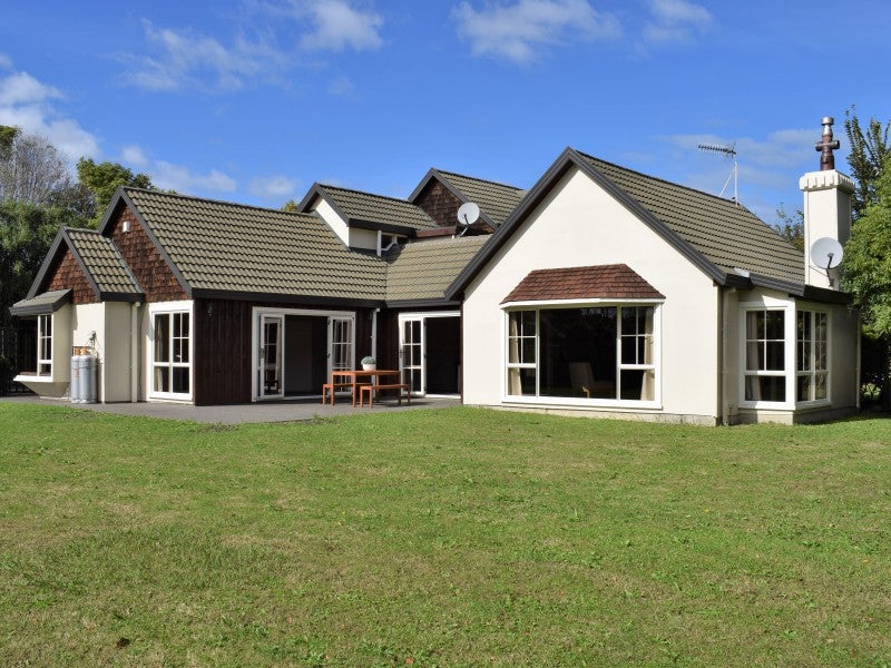 219 Mill Road, Otaki - Carousel 1