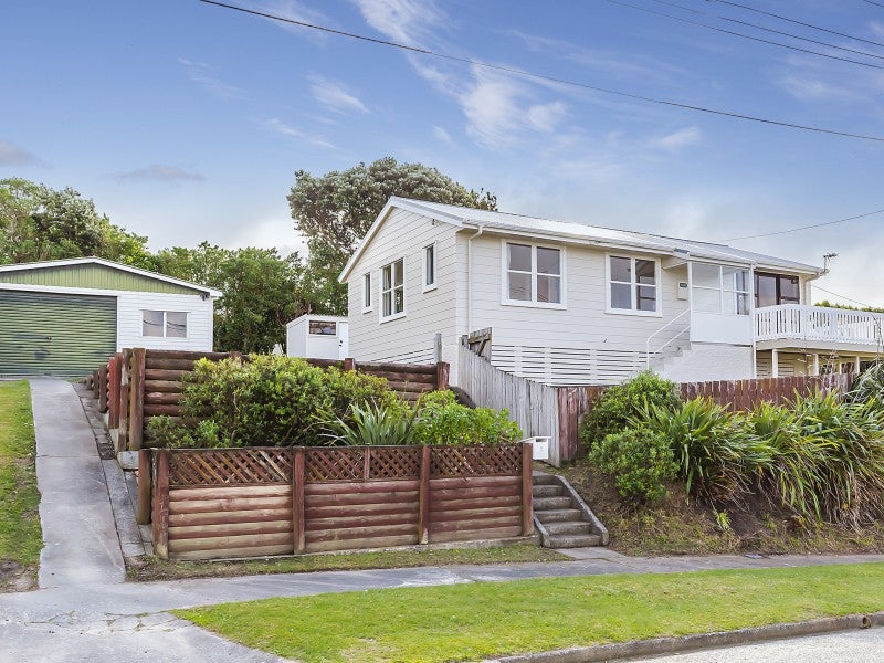 2 Rakihau Place, Titahi Bay, Porirua - Carousel 1