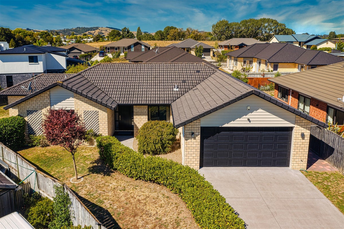 8 Vosper Close, Leamington, Cambridge - Carousel 2