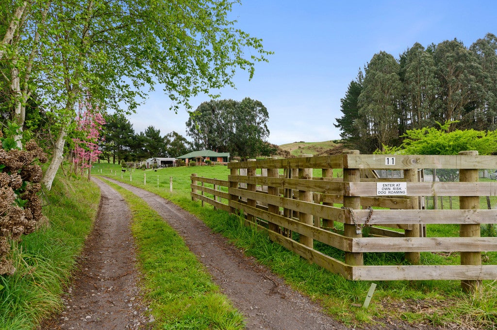 11 Kingsley Drive, Ngongotaha, Rotorua - Carousel 1