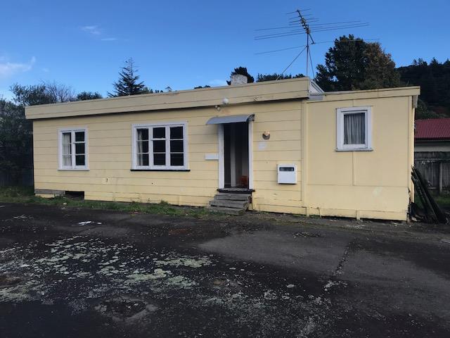 10 Young Grove, Stokes Valley, Lower Hutt - Carousel 1