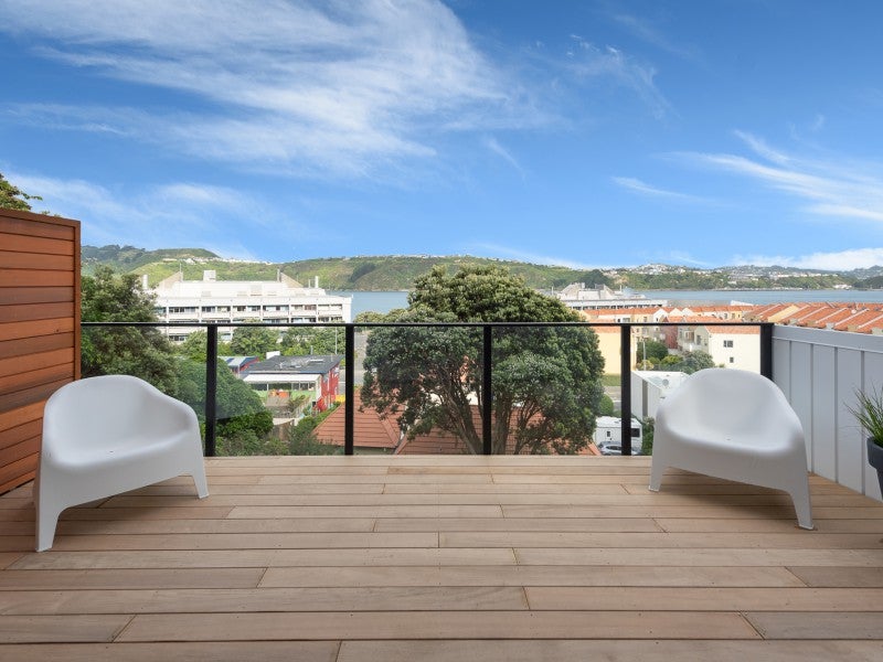 308B Evans Bay Parade, Hataitai, Wellington - Carousel 1