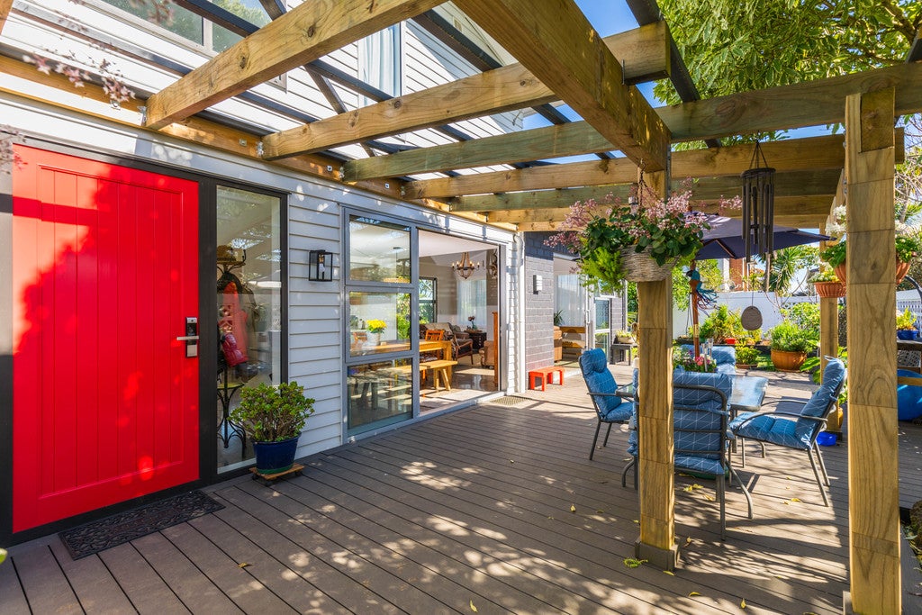 56 Ambury Road, Mangere Bridge, Auckland - Carousel 1